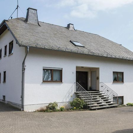 Sun Kissed Apartment In Lirstal With Garden Exterior foto